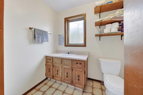 12145 21Ave, Blairmore, AB - Indoor Photo Showing Bathroom