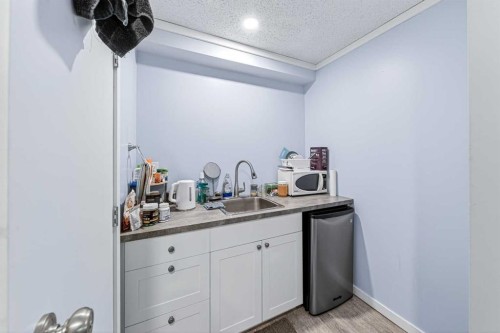 12145 21Ave, Blairmore, AB - Indoor