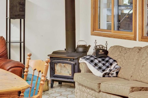 12145 21Ave, Blairmore, AB - Indoor