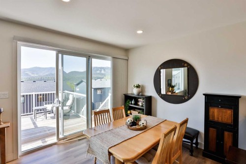 8618 25 Avenue, Coleman, AB - Indoor Photo Showing Dining Room