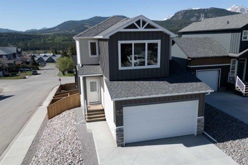 8618 25 Avenue, Coleman, AB - Outdoor