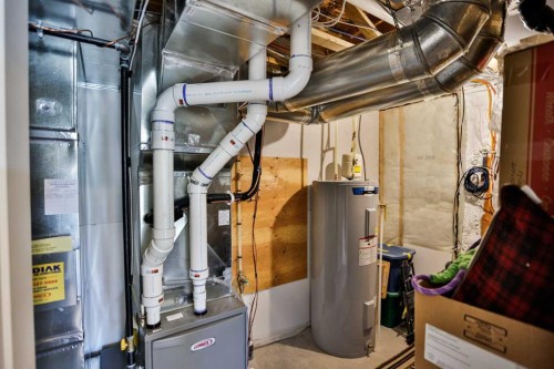 8618 25 Avenue, Coleman, AB - Indoor Photo Showing Basement