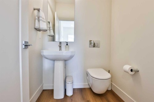 8618 25 Avenue, Coleman, AB - Indoor Photo Showing Bathroom