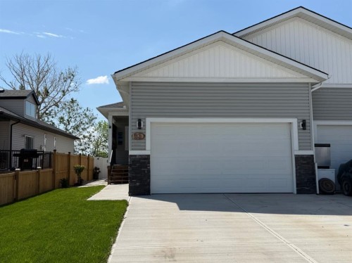83 Harvest Square, Claresholm, AB - Outdoor