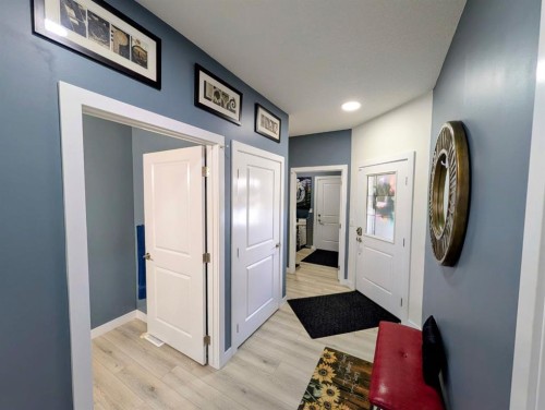 83 Harvest Square, Claresholm, AB - Indoor Photo Showing Other Room