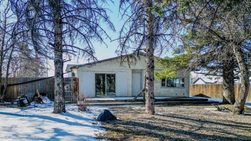 221 N 250 E, Raymond, AB - Outdoor