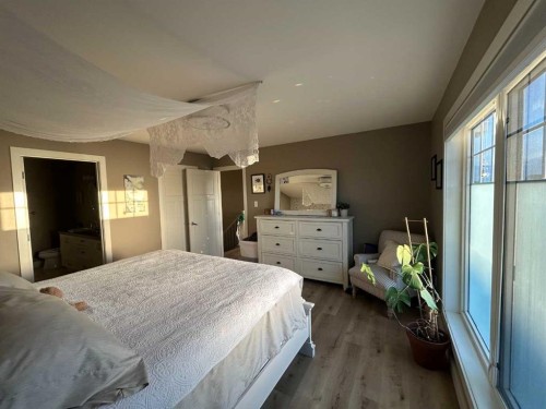 802 Keystone Meadows West, Lethbridge, AB - Indoor Photo Showing Bedroom