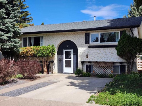 2609 14 Avenue NORTH Lethbridge, AB T1H 4C8