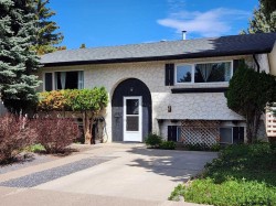 2609 14 Avenue NORTHLethbridge, AB T1H 4C8