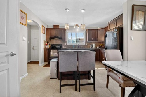 786 Silkstone Close West, Lethbridge, AB - Indoor