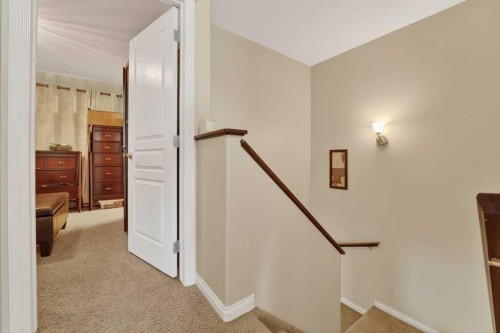 786 Silkstone Close West, Lethbridge, AB - Indoor Photo Showing Other Room