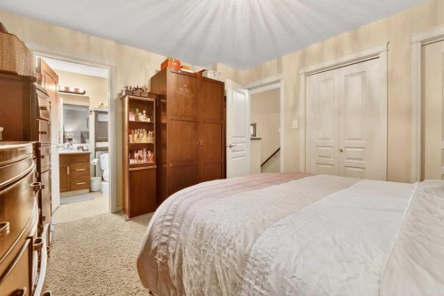 786 Silkstone Close West, Lethbridge, AB - Indoor Photo Showing Bedroom