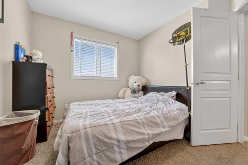 786 Silkstone Close West, Lethbridge, AB - Indoor Photo Showing Bedroom