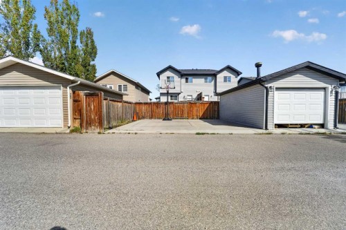 786 Silkstone Close West, Lethbridge, AB - Outdoor With Exterior