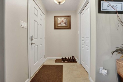 786 Silkstone Close West, Lethbridge, AB - Indoor Photo Showing Other Room