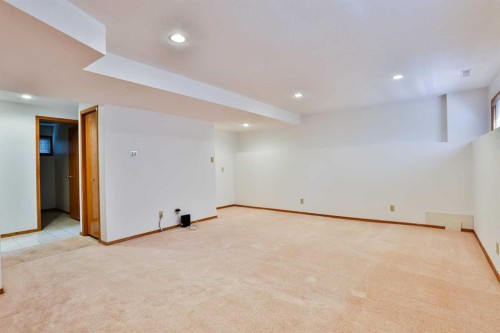 11 Cougar Road North, Lethbridge, AB - Indoor Photo Showing Other Room