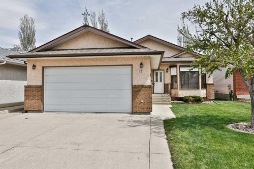 11 Cougar Road North, Lethbridge, AB - Outdoor