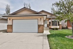 11 Cougar Road NORTHLethbridge, AB T1H 6H3