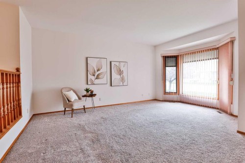 11 Cougar Road North, Lethbridge, AB - Indoor Photo Showing Other Room