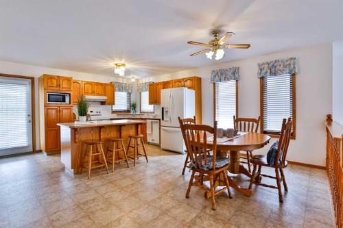11 Cougar Road North, Lethbridge, AB - Indoor