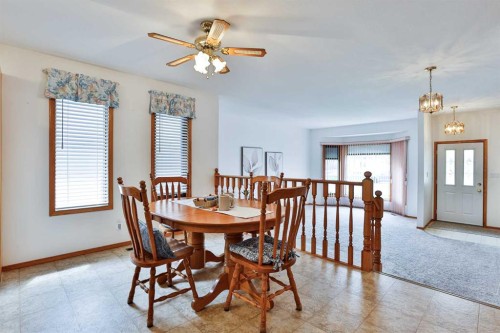 11 Cougar Road North, Lethbridge, AB - Indoor Photo Showing Dining Room