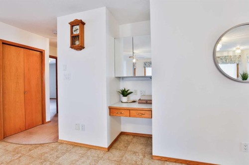 11 Cougar Road North, Lethbridge, AB - Indoor Photo Showing Other Room