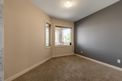 525 Edinburgh Road West, Lethbridge, AB - Indoor Photo Showing Other Room