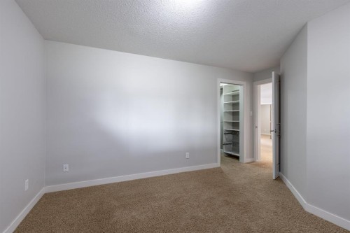 525 Edinburgh Road West, Lethbridge, AB - Indoor Photo Showing Other Room