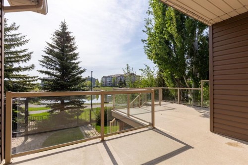 525 Edinburgh Road West, Lethbridge, AB - Outdoor With Exterior