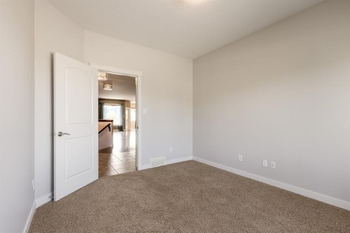 525 Edinburgh Road West, Lethbridge, AB - Indoor Photo Showing Other Room