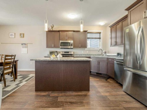 757 28 Street, Fort Macleod, AB - Indoor Photo Showing Kitchen With Stainless Steel Kitchen With Upgraded Kitchen