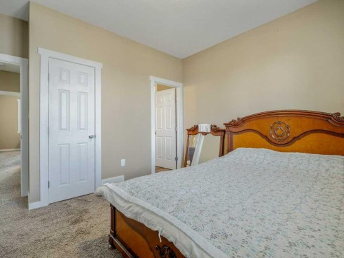 757 28 Street, Fort Macleod, AB - Indoor Photo Showing Bedroom