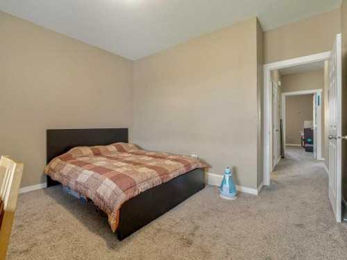 757 28 Street, Fort Macleod, AB - Indoor Photo Showing Bedroom