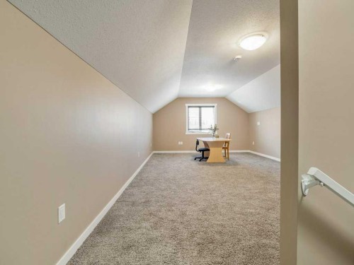 757 28 Street, Fort Macleod, AB - Indoor Photo Showing Other Room