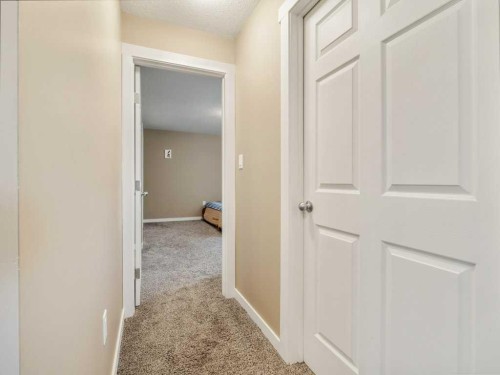 757 28 Street, Fort Macleod, AB - Indoor Photo Showing Other Room