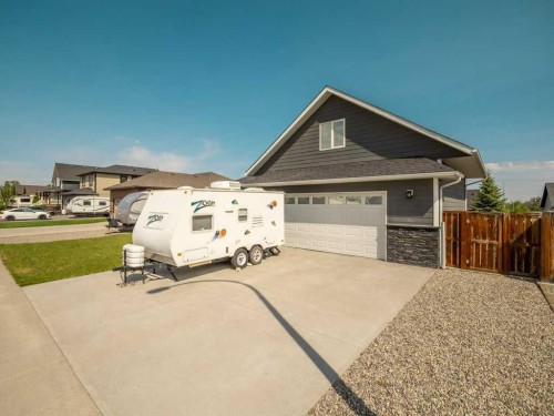757 28 Street, Fort Macleod, AB - Outdoor