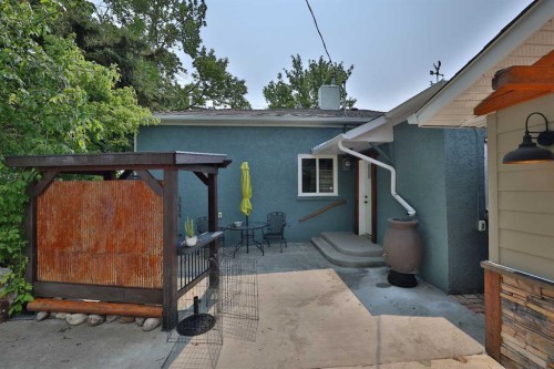 405 3 Avenue West, Cardston, AB 