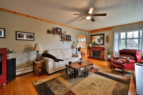 405 3 Avenue West, Cardston, AB 