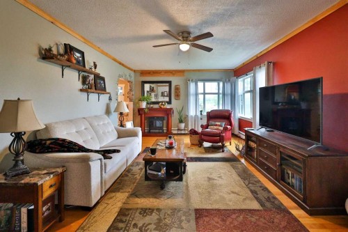 405 3 Avenue West, Cardston, AB 