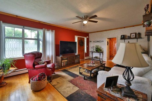405 3 Avenue West, Cardston, AB 