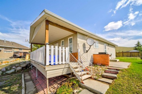 93 4 Avenue, Rural Pincher Creek No. 9, M.D. Of, AB 