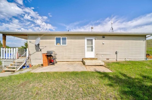93 4 Avenue, Rural Pincher Creek No. 9, M.D. Of, AB 