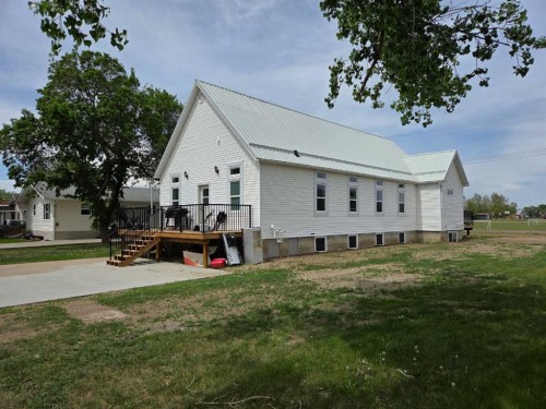 718 3 Avenue North, Vauxhall, AB - Outdoor