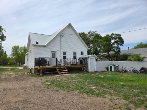 718 3 Avenue North, Vauxhall, AB - Outdoor