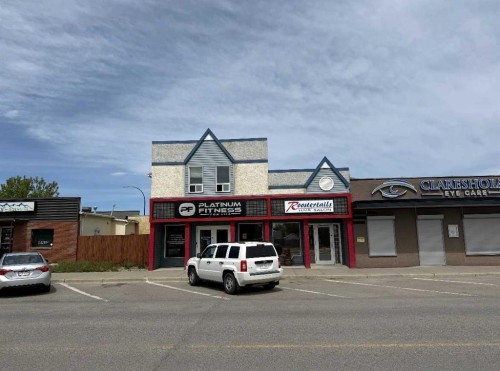 136 49 Avenue West, Claresholm, AB 