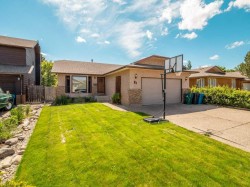 51 Wildwood Crescent WESTLethbridge, AB T1K 6C8