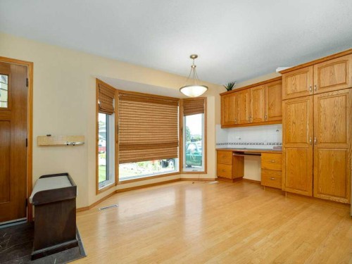 51 Wildwood Crescent West, Lethbridge, AB 