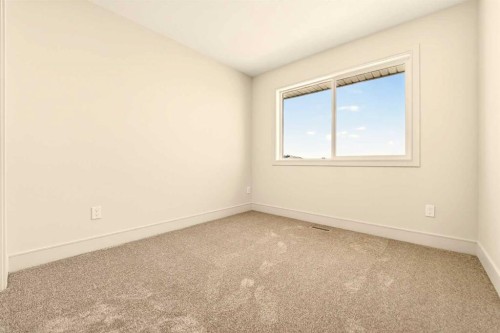 630 Miners Chase West, Lethbridge, AB - Indoor Photo Showing Other Room