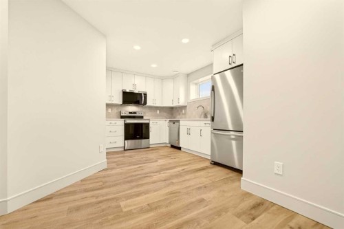 630 Miners Chase West, Lethbridge, AB - Indoor Photo Showing Kitchen With Stainless Steel Kitchen