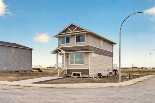 630 Miners Chase West, Lethbridge, AB - Outdoor